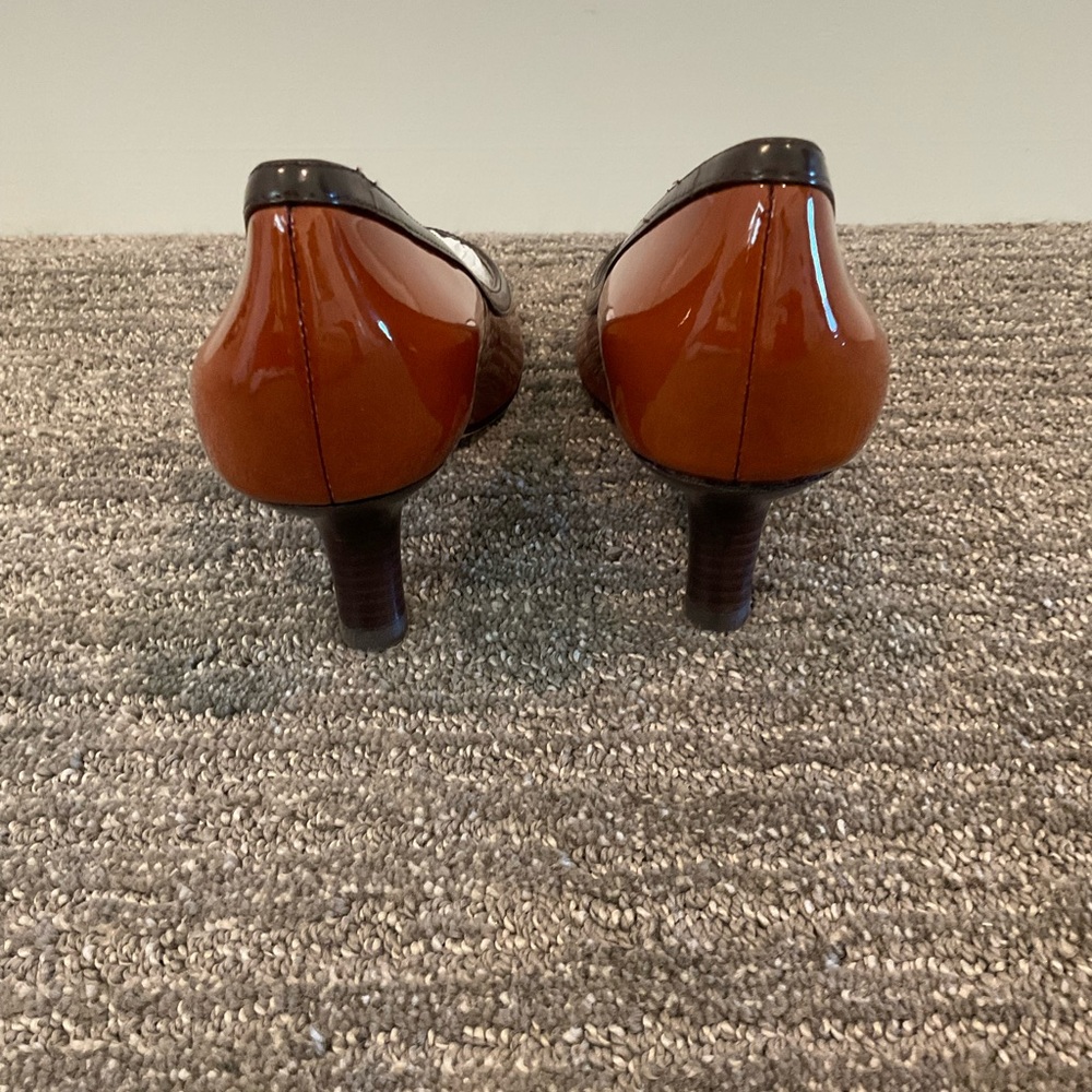 Tory Burch Angle Pump - Brown - Picture 4 of 8